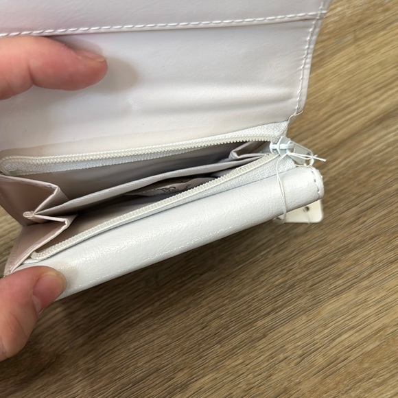 White Women's Modabella Wallet - Picture 4 of 6